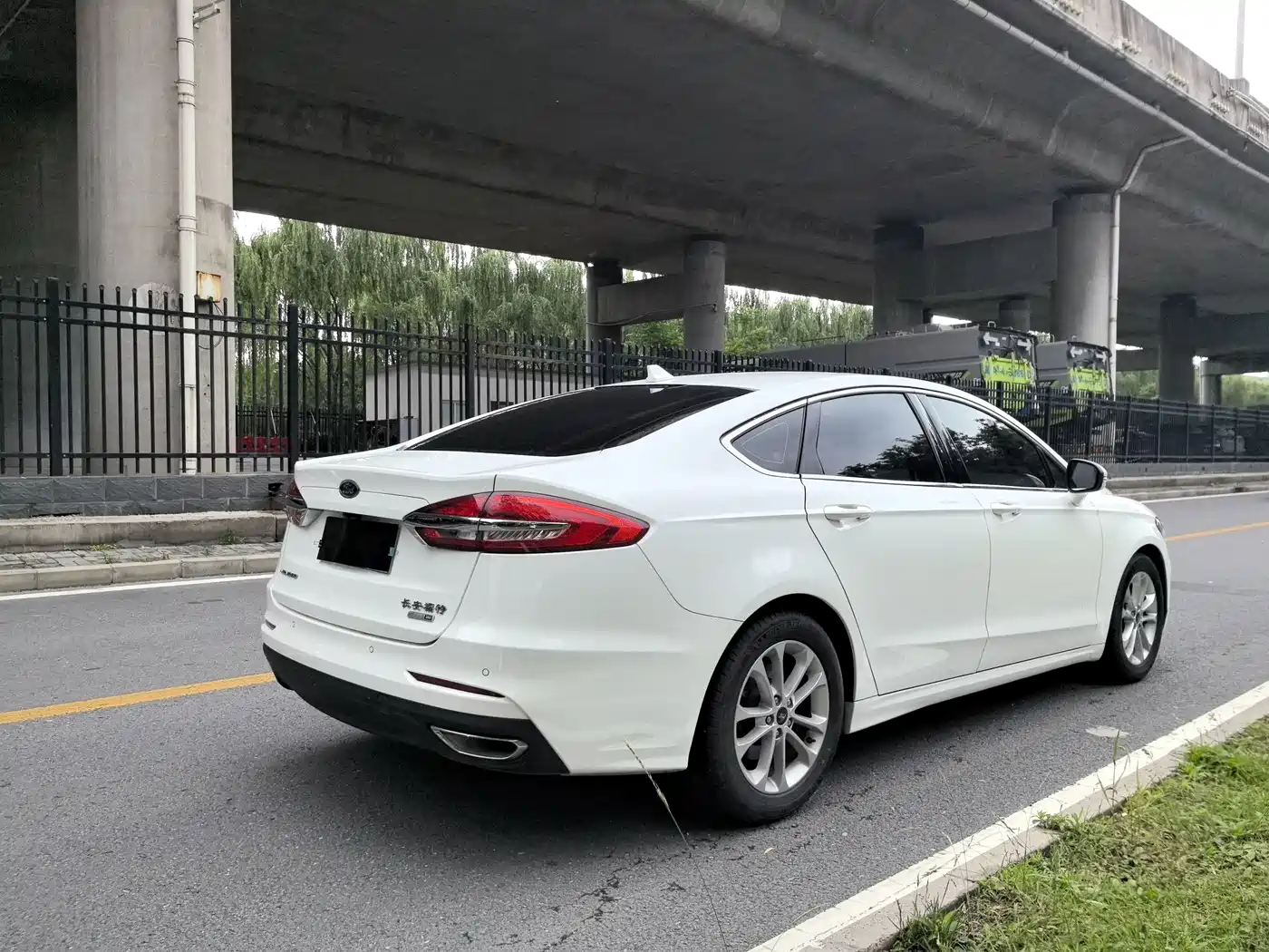 FORD MONDEO
