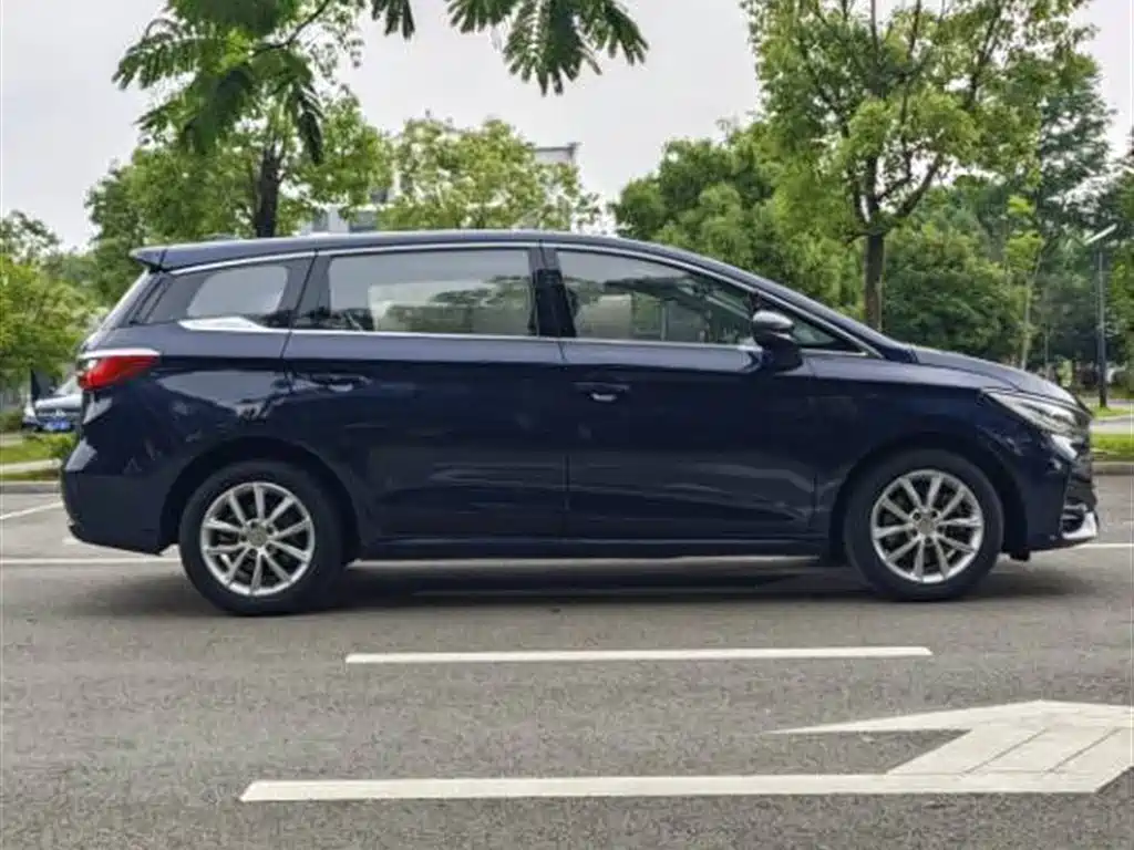BYD Song MAX 2019 1.5T Manual Smart Connected Sunroof 7-seater China V фото 8