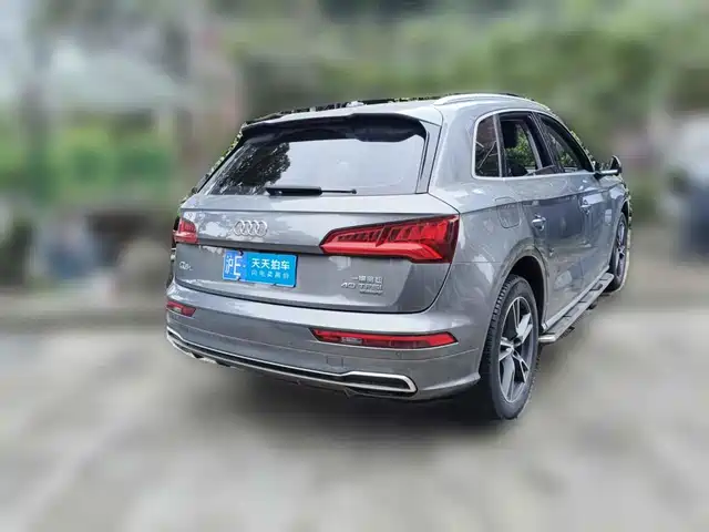 Audi Q5L 2020 Facelift 40 TFSI Honor Fashion — фото 2