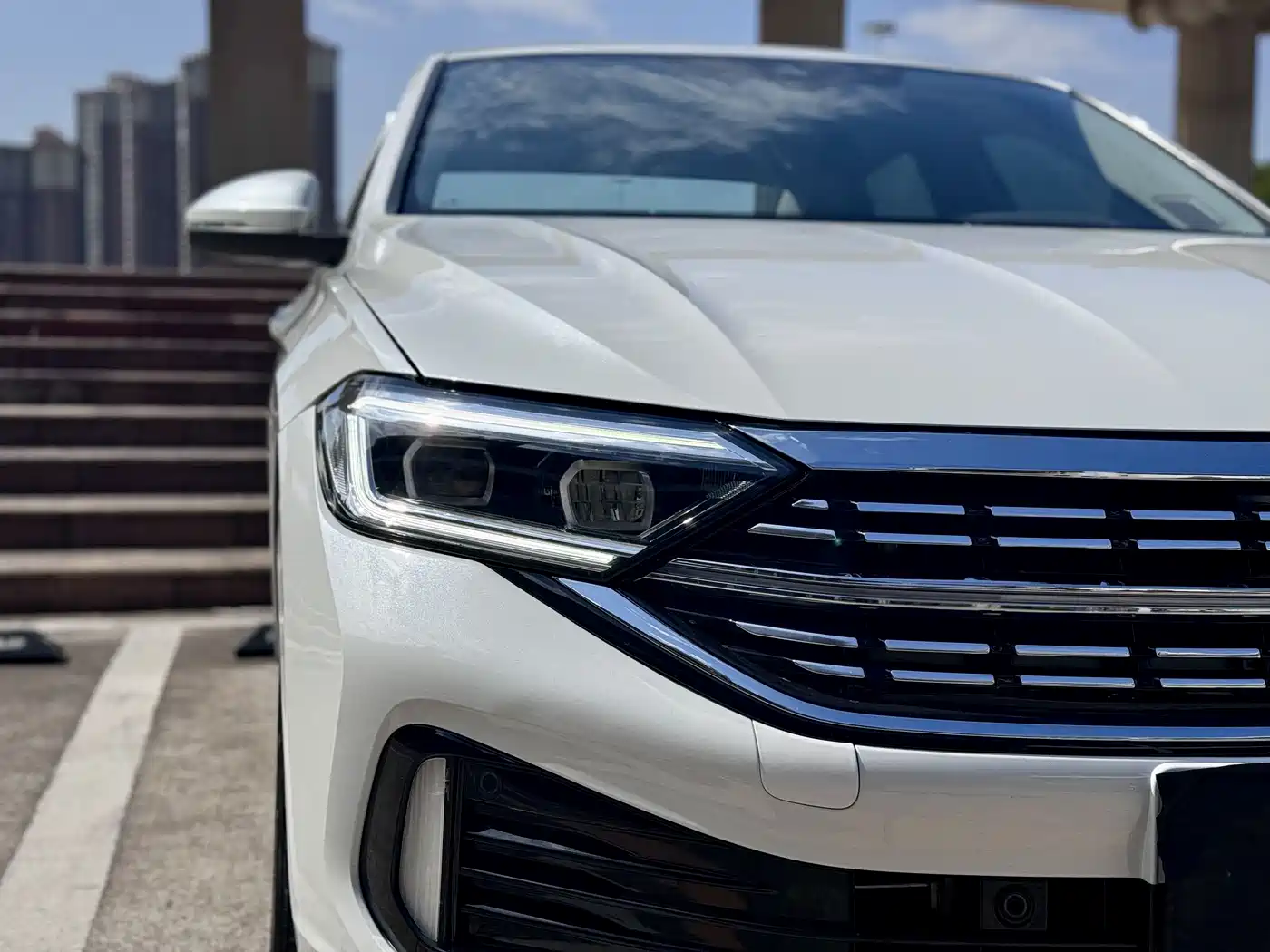 Volkswagen Sagitar 2023 300TSI DSG Excellence Edition фото 4