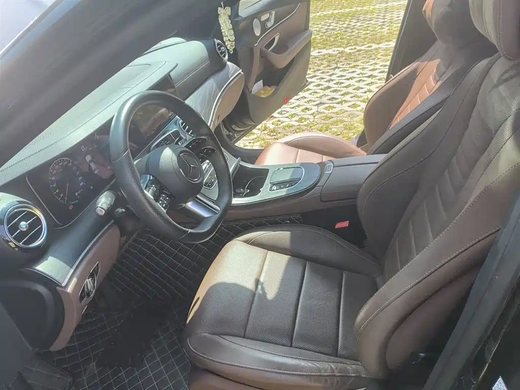 Mercedes-Benz E-Class 2021 E 300 L Sport Premium фото 11