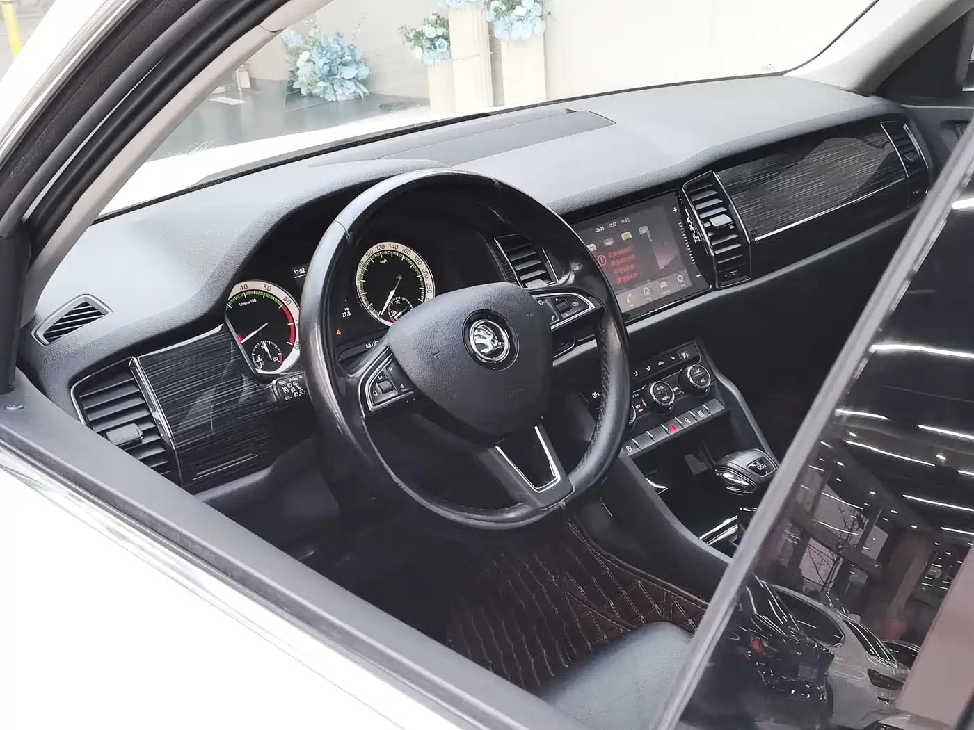 Škoda Kodiaq 2018 TSI330 7-seat FWD Luxury Premium фото 11