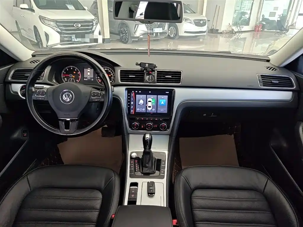 Volkswagen Passat 2015 1.8TSI DSG Prestige Edition фото 10