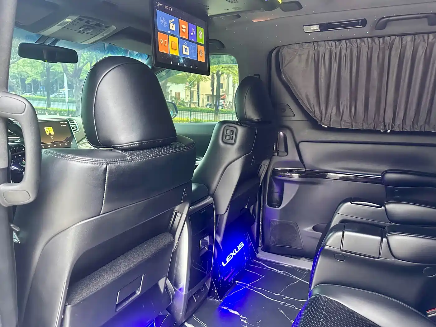 Toyota Alphard 2011 3.5L Luxury Edition фото 6