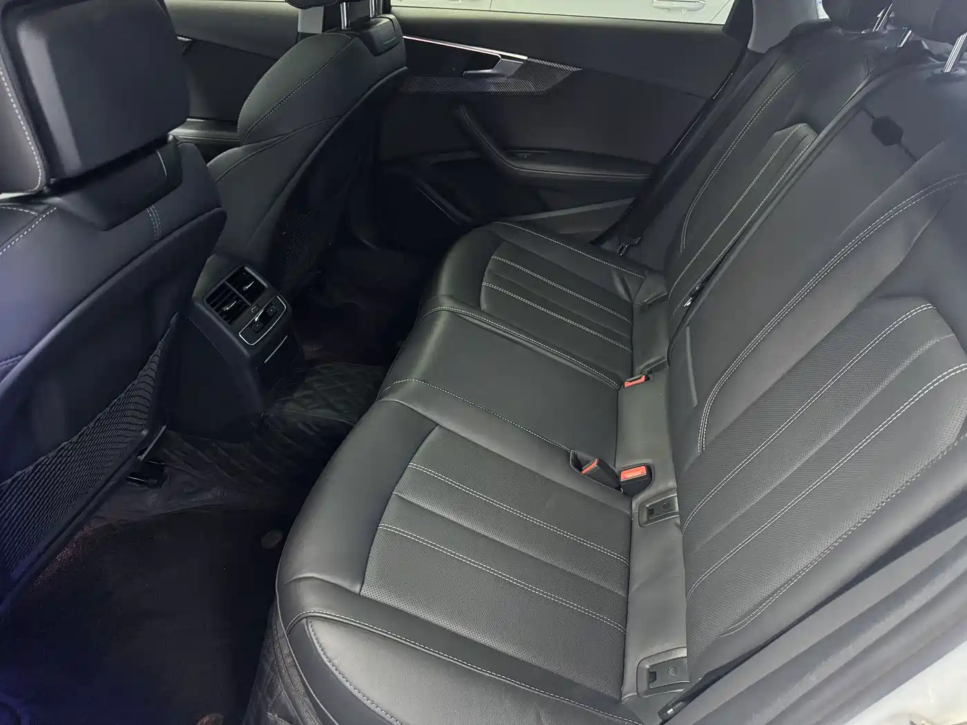 Audi A4L 2020 40 TFSI Luxury Dynamic фото 8