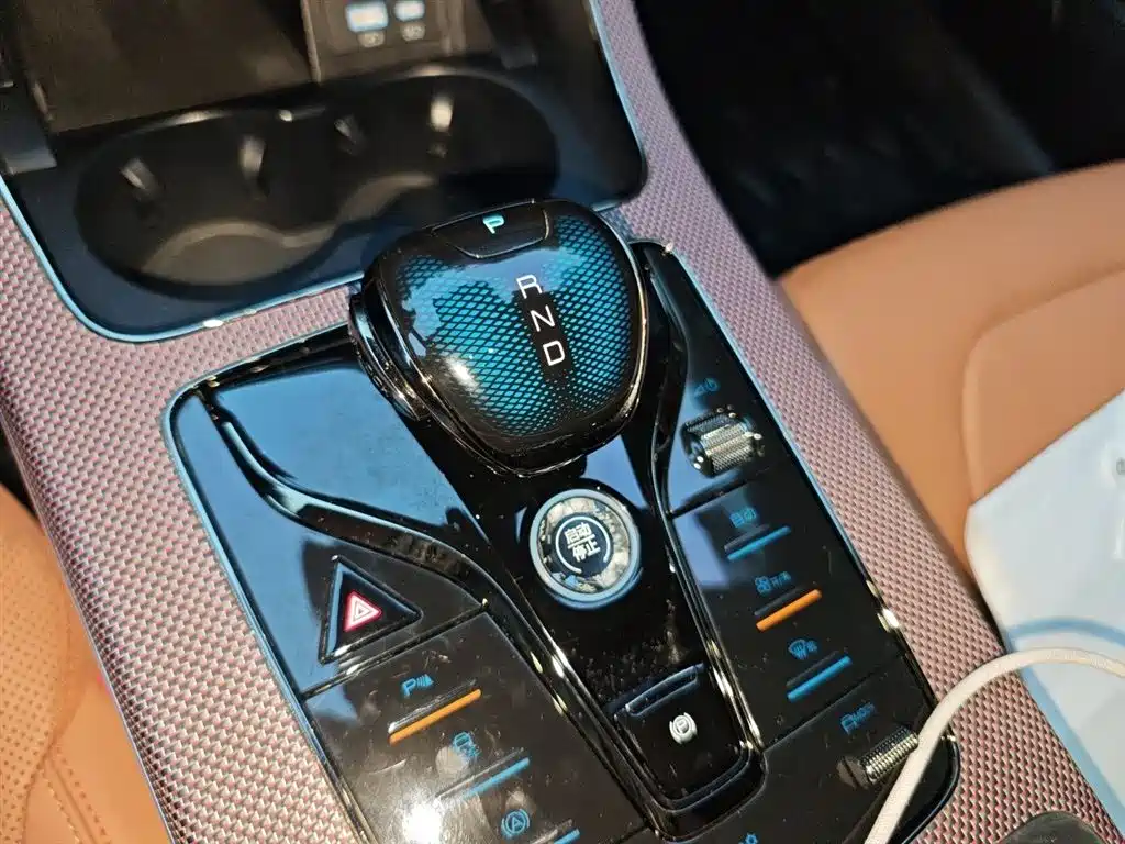 BYD Han 2022 DM-i 121KM Premium Edition фото 7