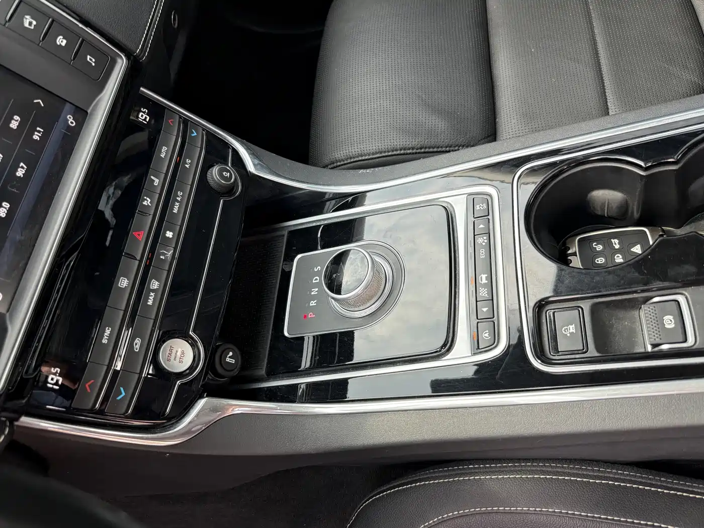 Jaguar XE 2016 2015 2.0T 200PS R-Sport