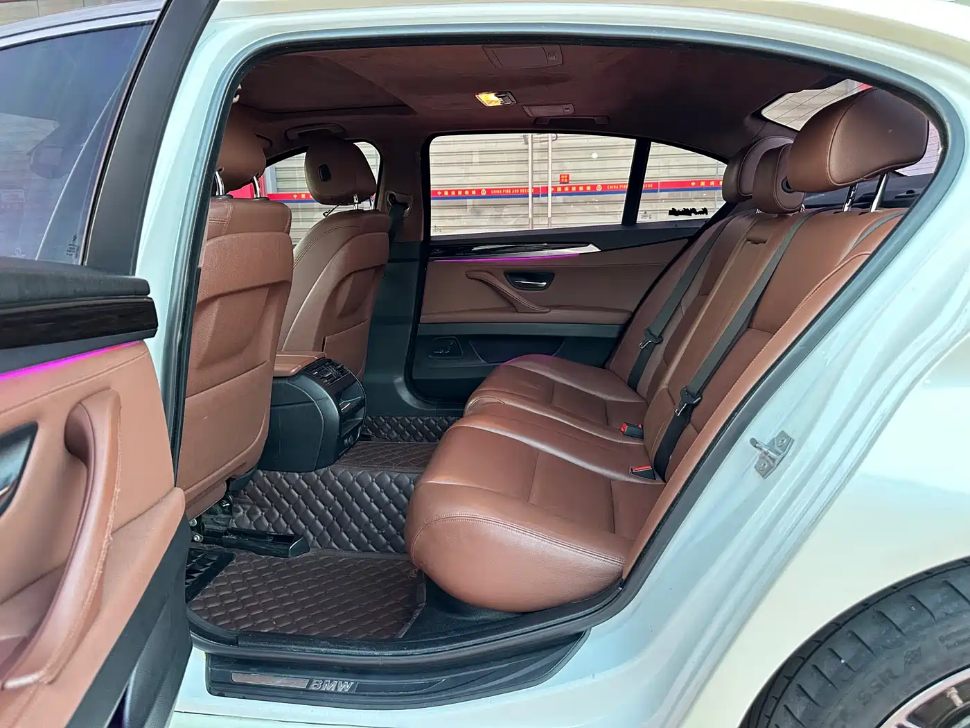 BMW 5 Series 2014 525Li Leading фото 15