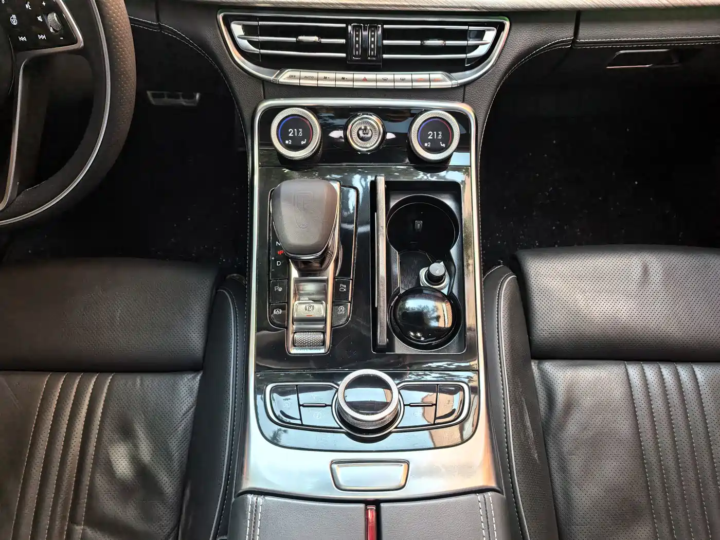 صورة 22 - Hongqi H9