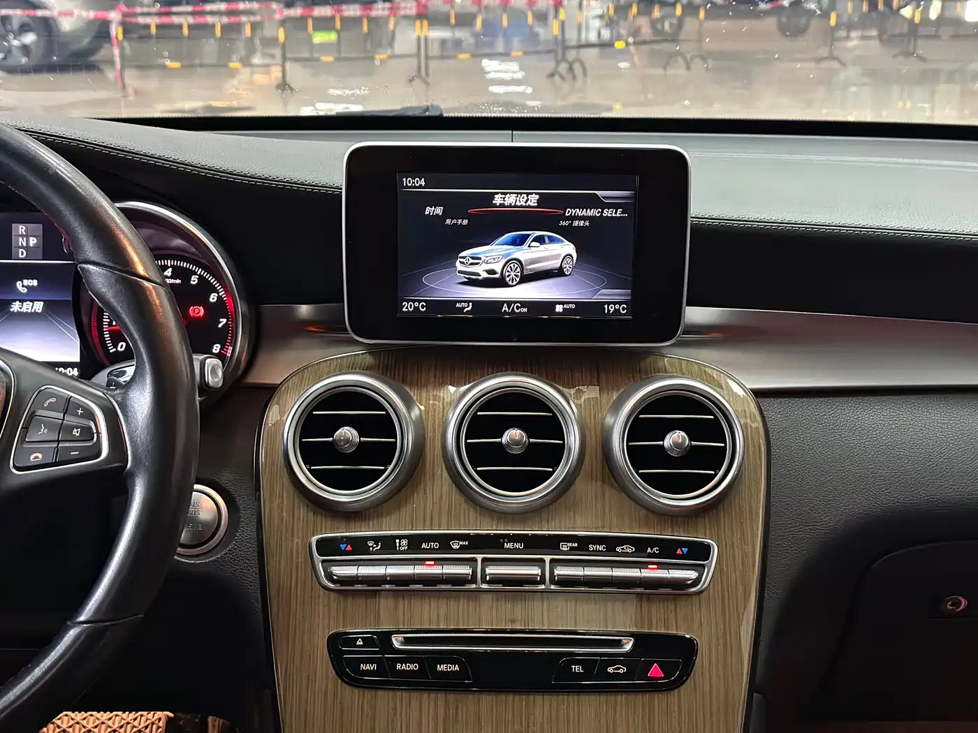Mercedes-Benz GLC Coupe 2019 GLC 260 4MATIC Coupe SUV фото 11