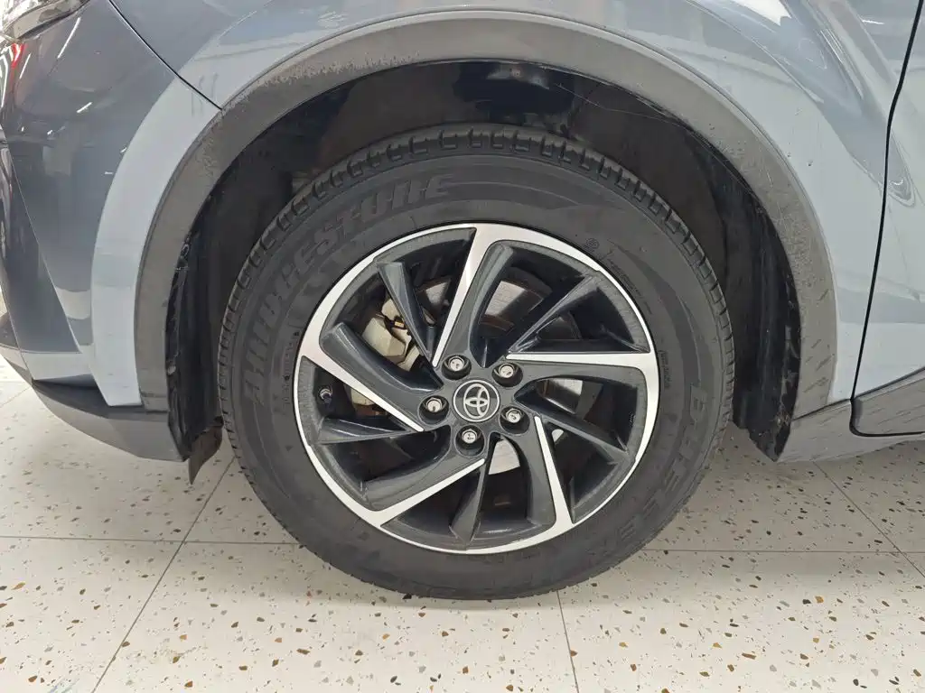 Toyota C-HR 2022 2021 Dual Engine 2.0L E-CVT Luxury Edition