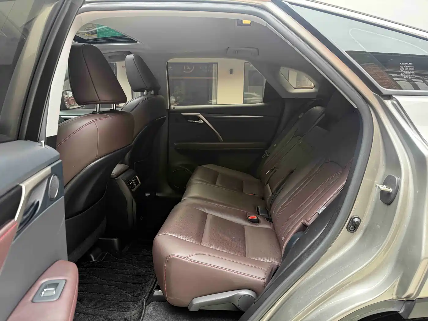 Фото 5 - Lexus RX