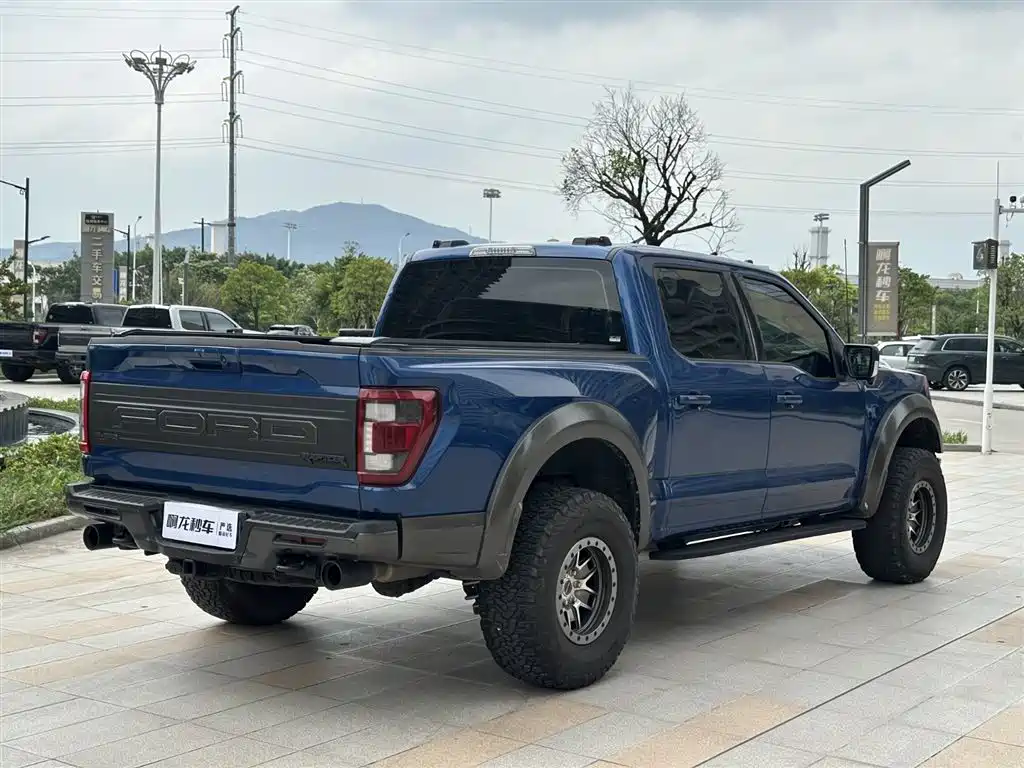 FORD F-150 RAPTOR