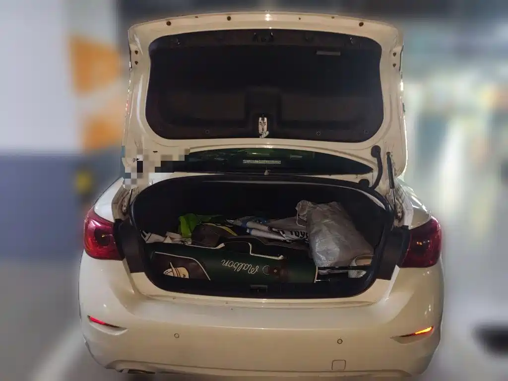 Photo 15 - Infiniti Q50L