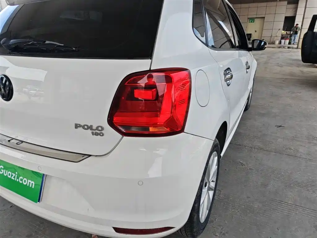 Volkswagen Polo 2016 1.6L Automatic Comfort фото 7