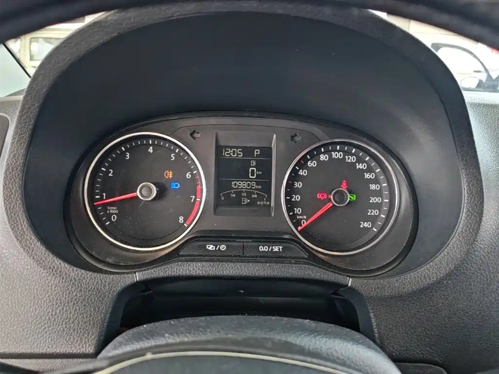 Volkswagen Polo 2016 1.6L Automatic Comfort фото 11