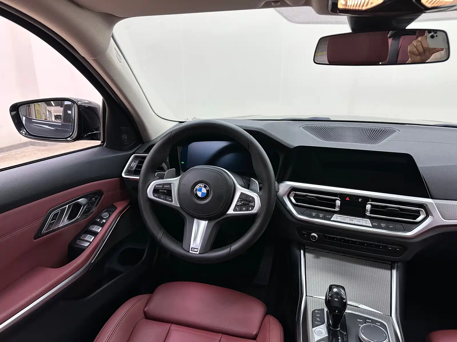 Photo 21 - BMW 3 Series