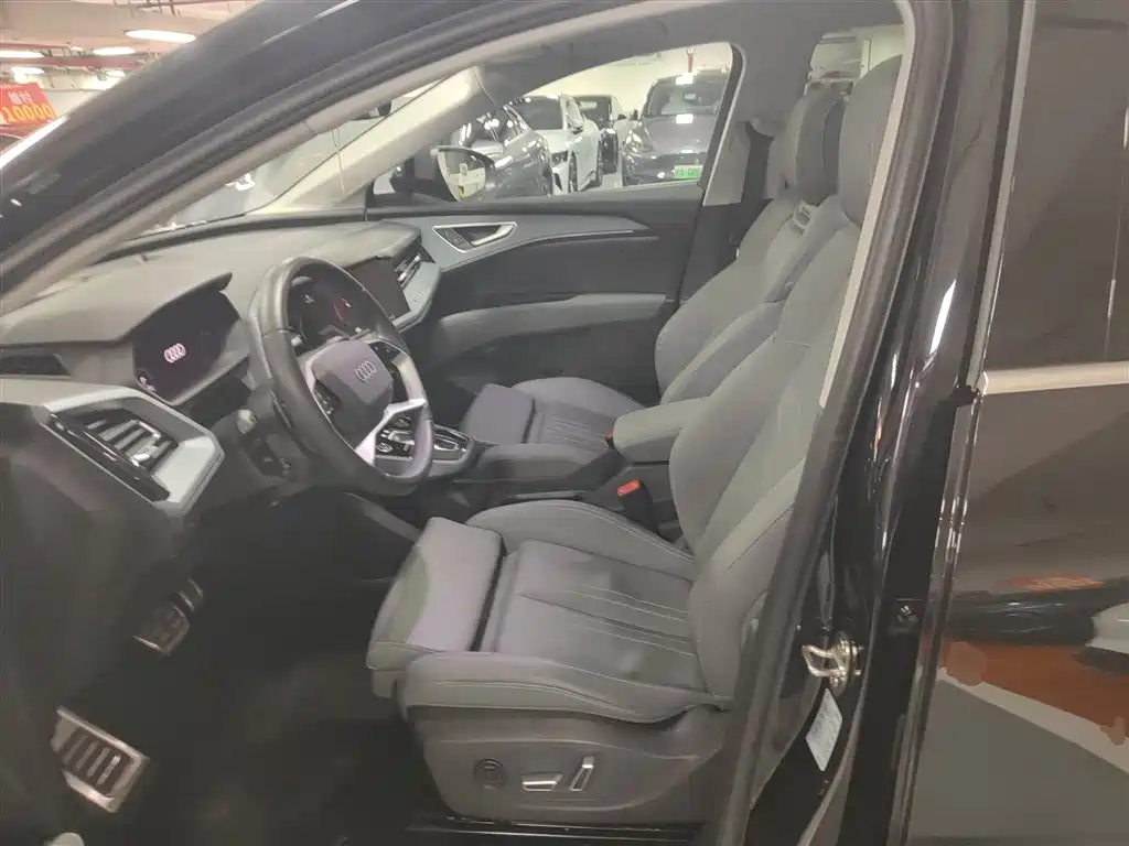 Audi Q5 e-tron 2022 40 e-tron Starlight Edition Brocade Package фото 15