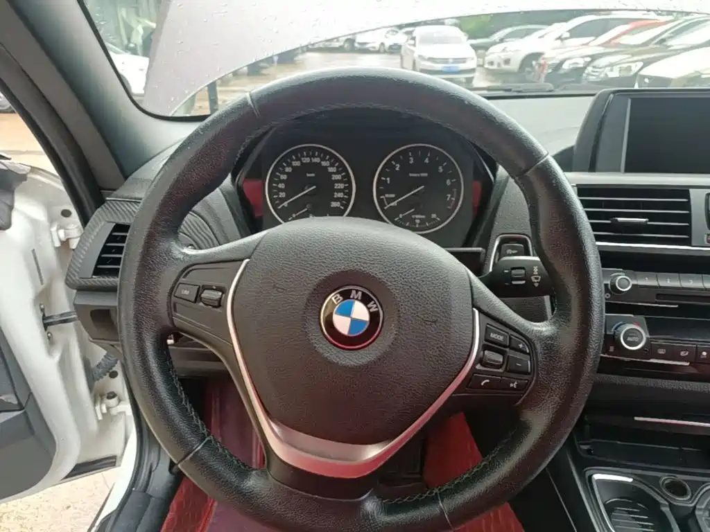 Photo 11 - BMW 2 Series (Import)