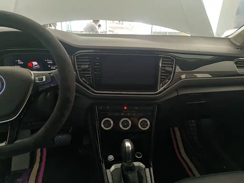 Volkswagen T-Roc, миниатюра 13
