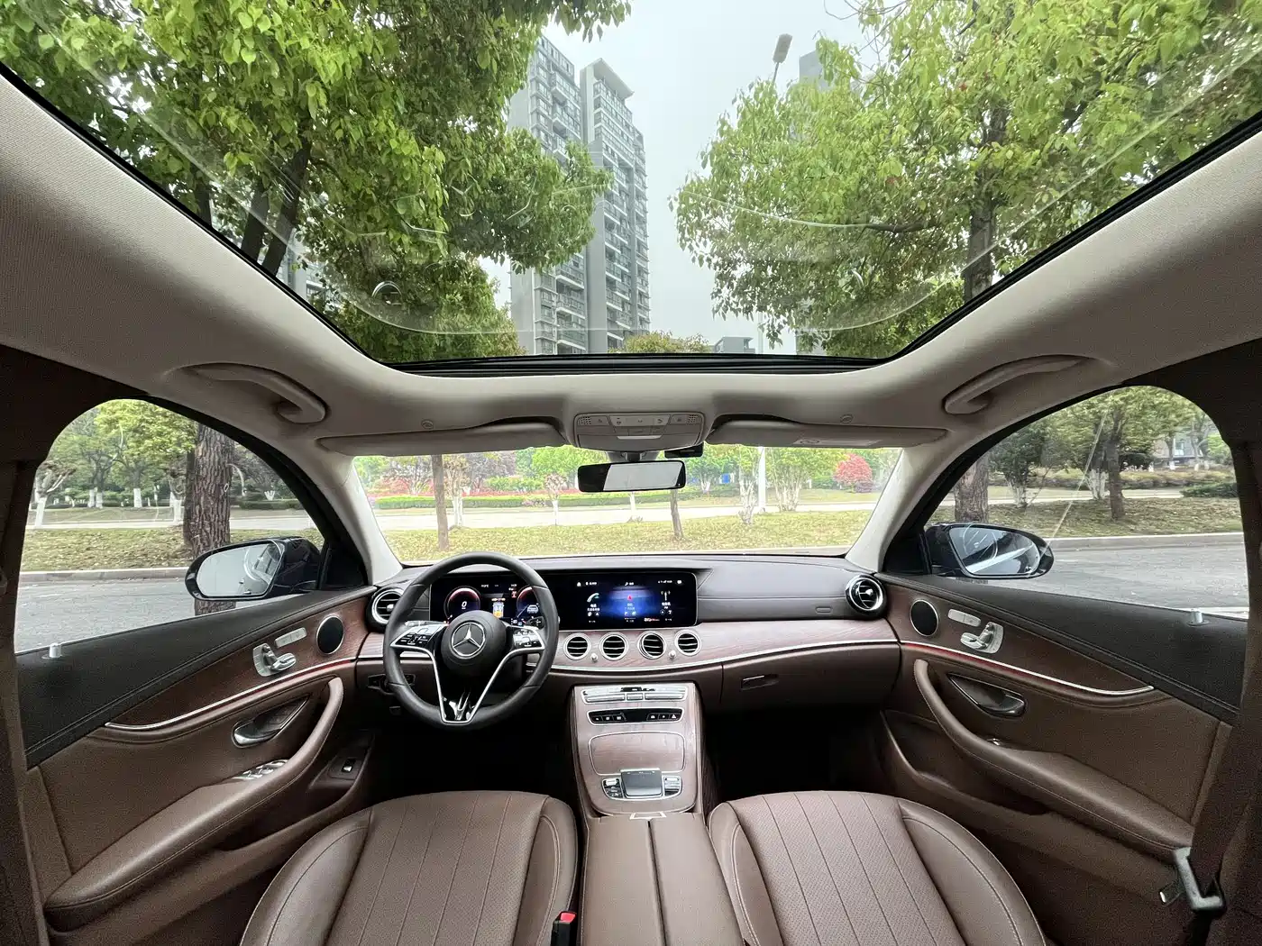 Mercedes-Benz E-Class 2023 E 300 L Fashion фото 9