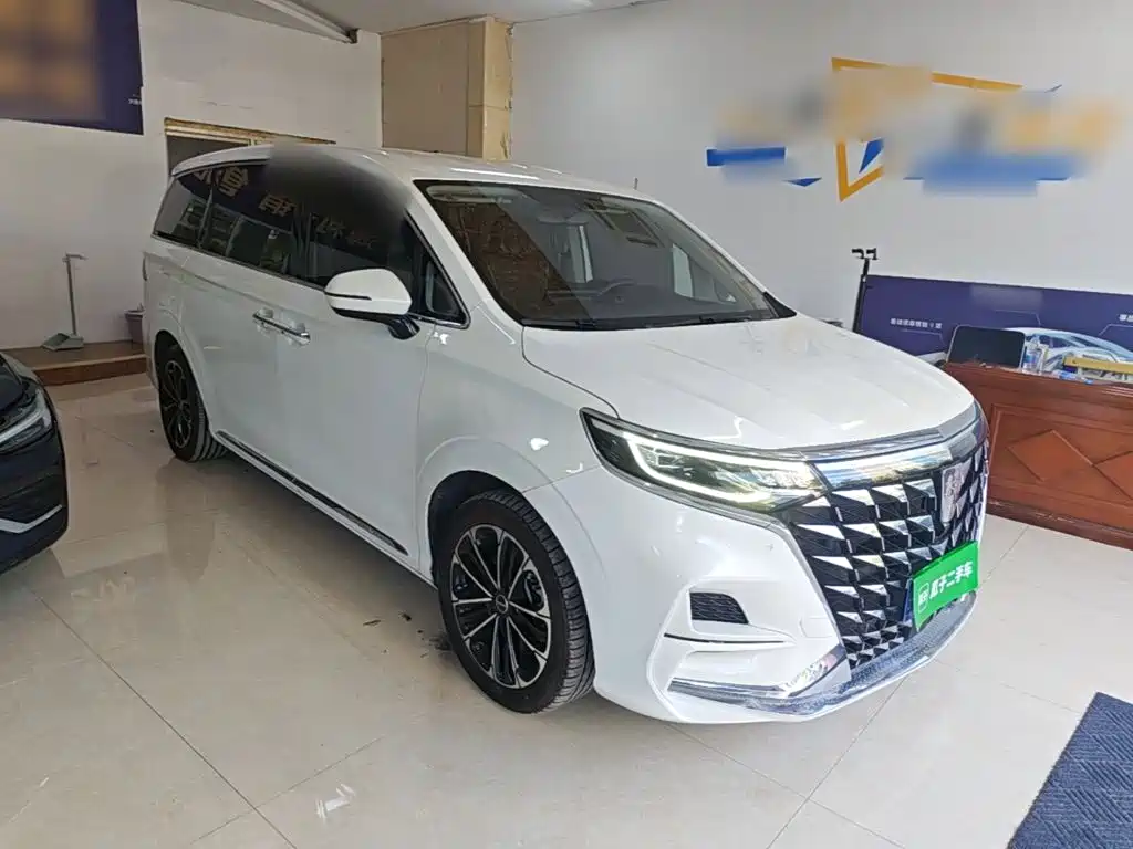 2024 Roewe iMAX8