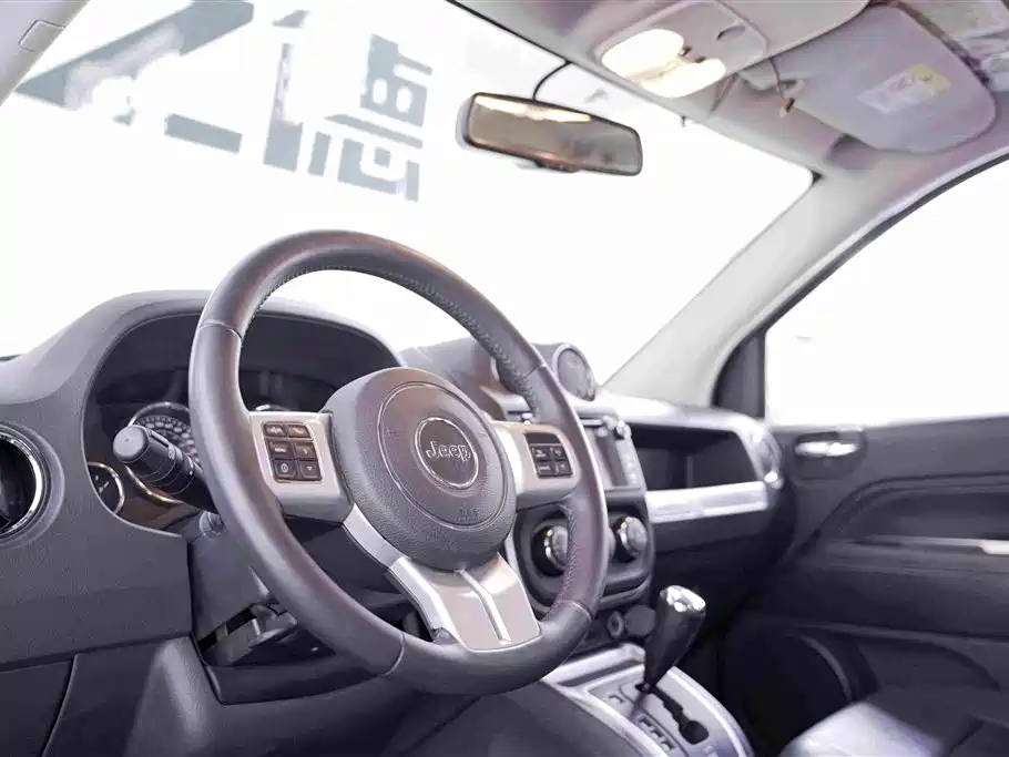 Jeep Compass (Import) 2014 2014 2.4L 4WD Serpentine Collector's Edition