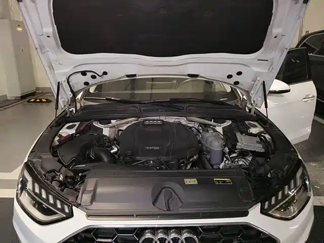 Audi A4L 2020 40 TFSI Luxury Dynamic — фото 3