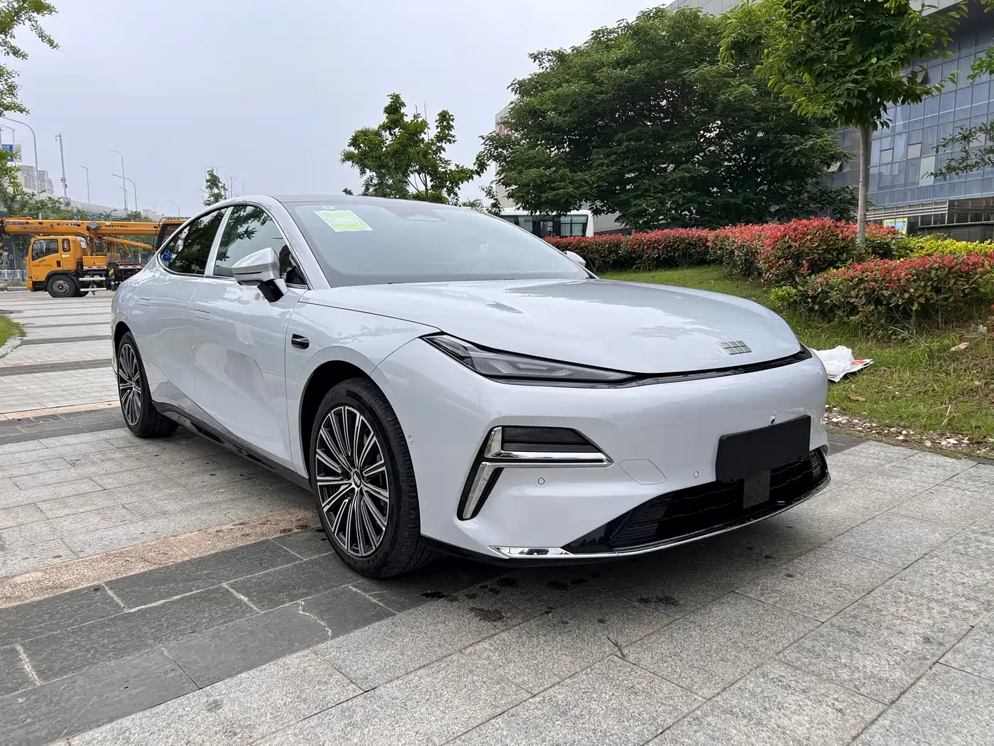 Geely Galaxy Galaxy Xingyao 8 2025 Model 130km EM-i Flagship Edition фото 3