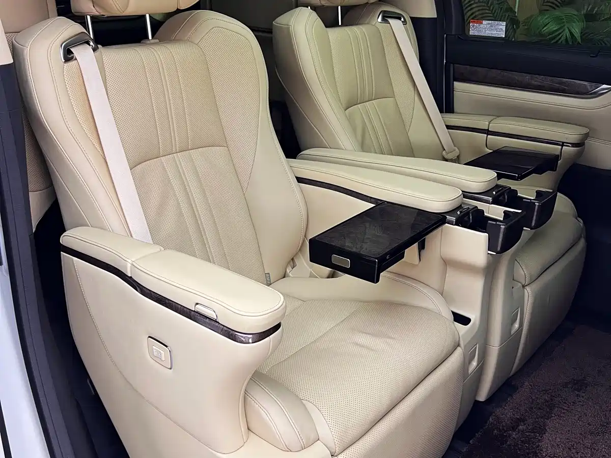 Toyota Alphard 2021 Hybrid 2.5L Premium фото 11