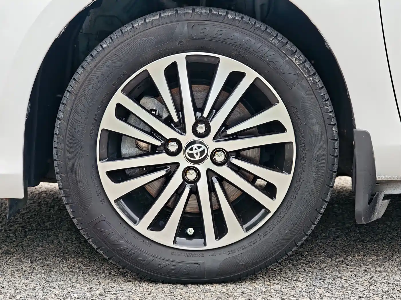 Toyota YARiS L Zhi Xiang 2018 1.5E CVT Champion Limited Edition фото 10