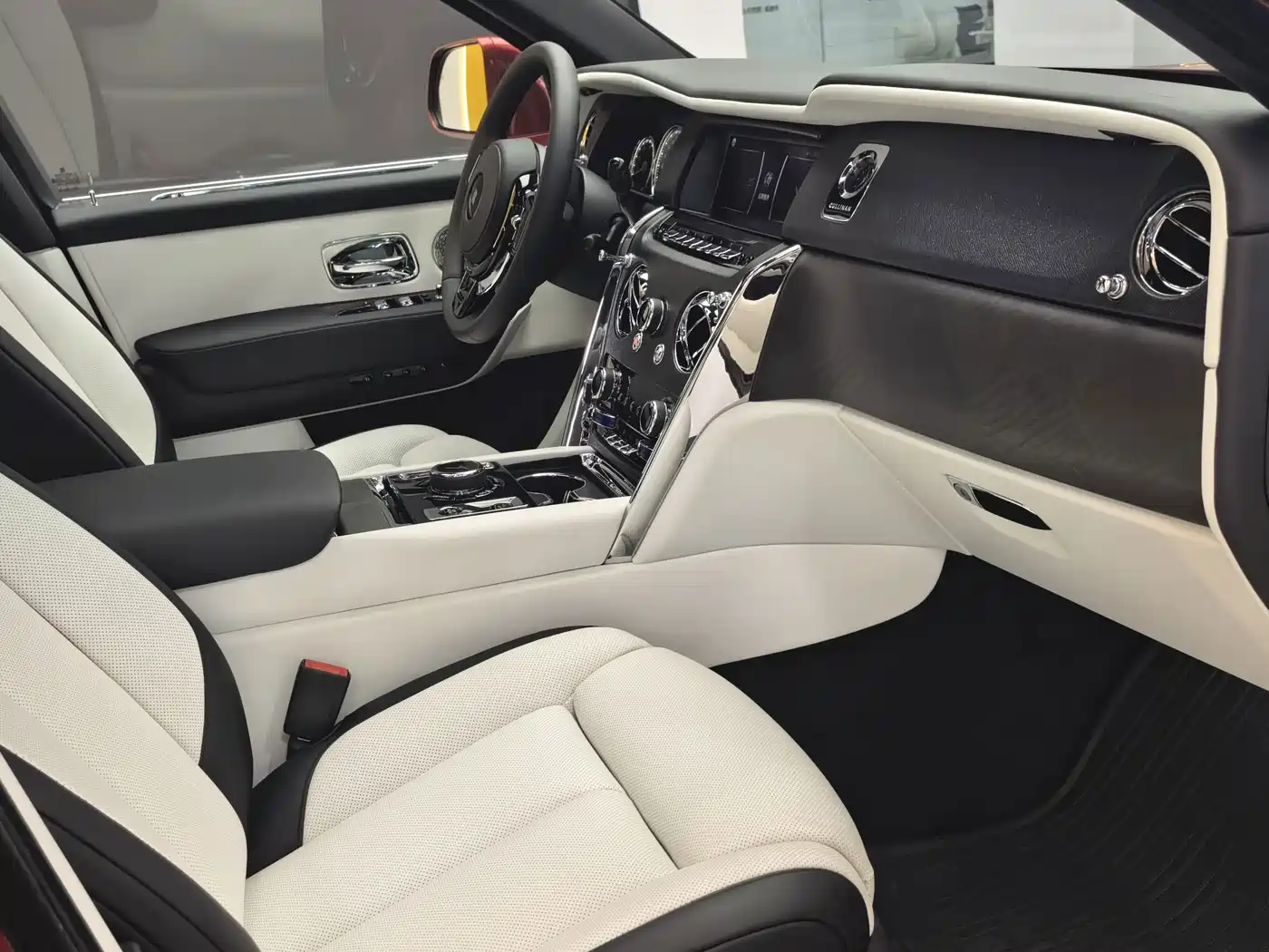 Photo 14 - Rolls-Royce Cullinan
