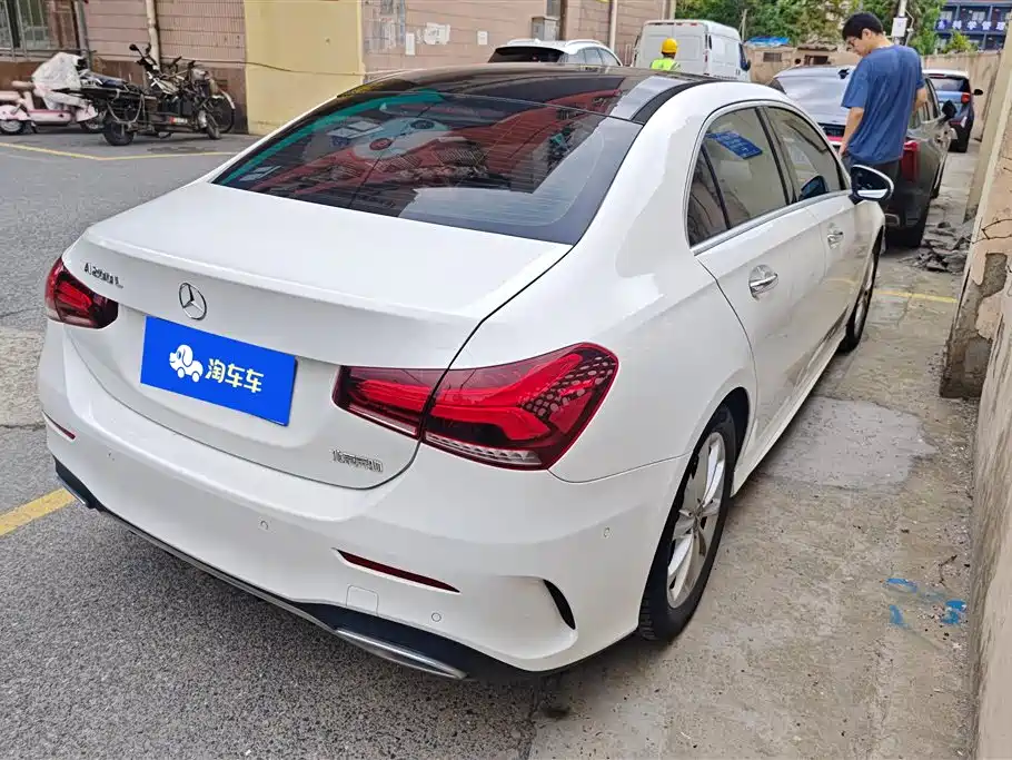 Mercedes-Benz A-Class 2021 A 200 L Sport Sedan Dynamic Type фото 3
