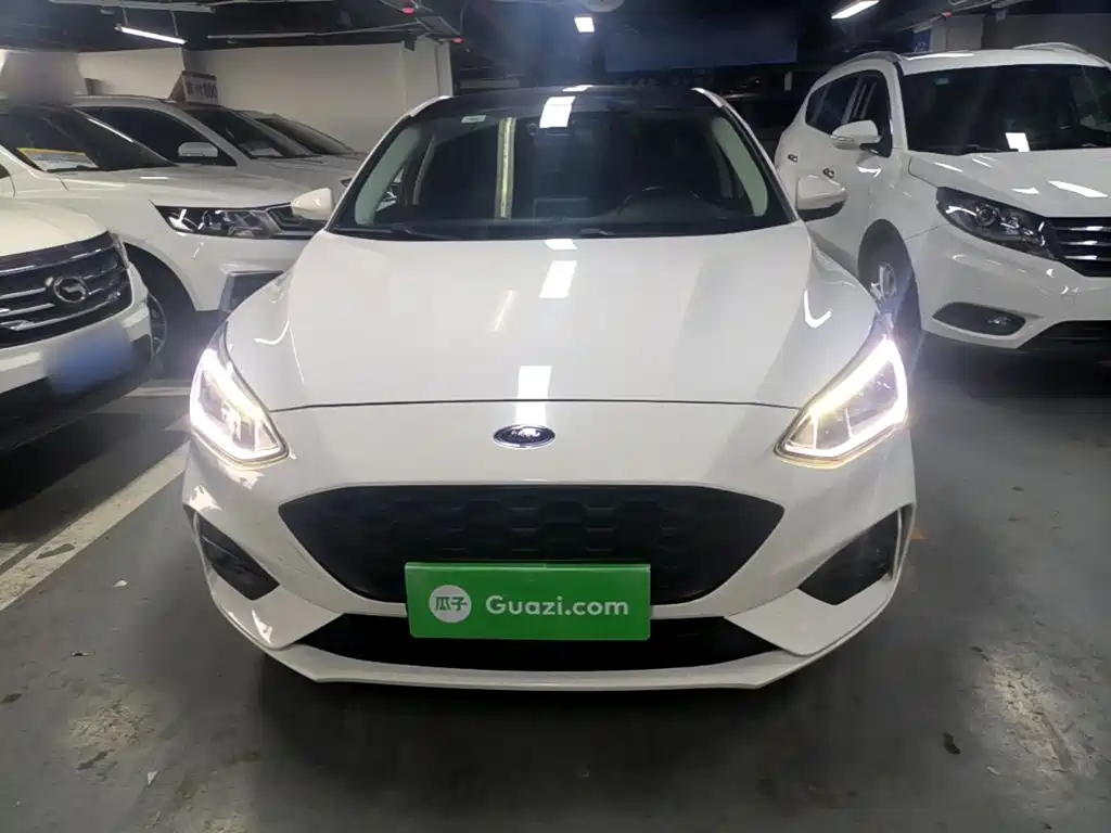 Фото 3 - Ford Focus