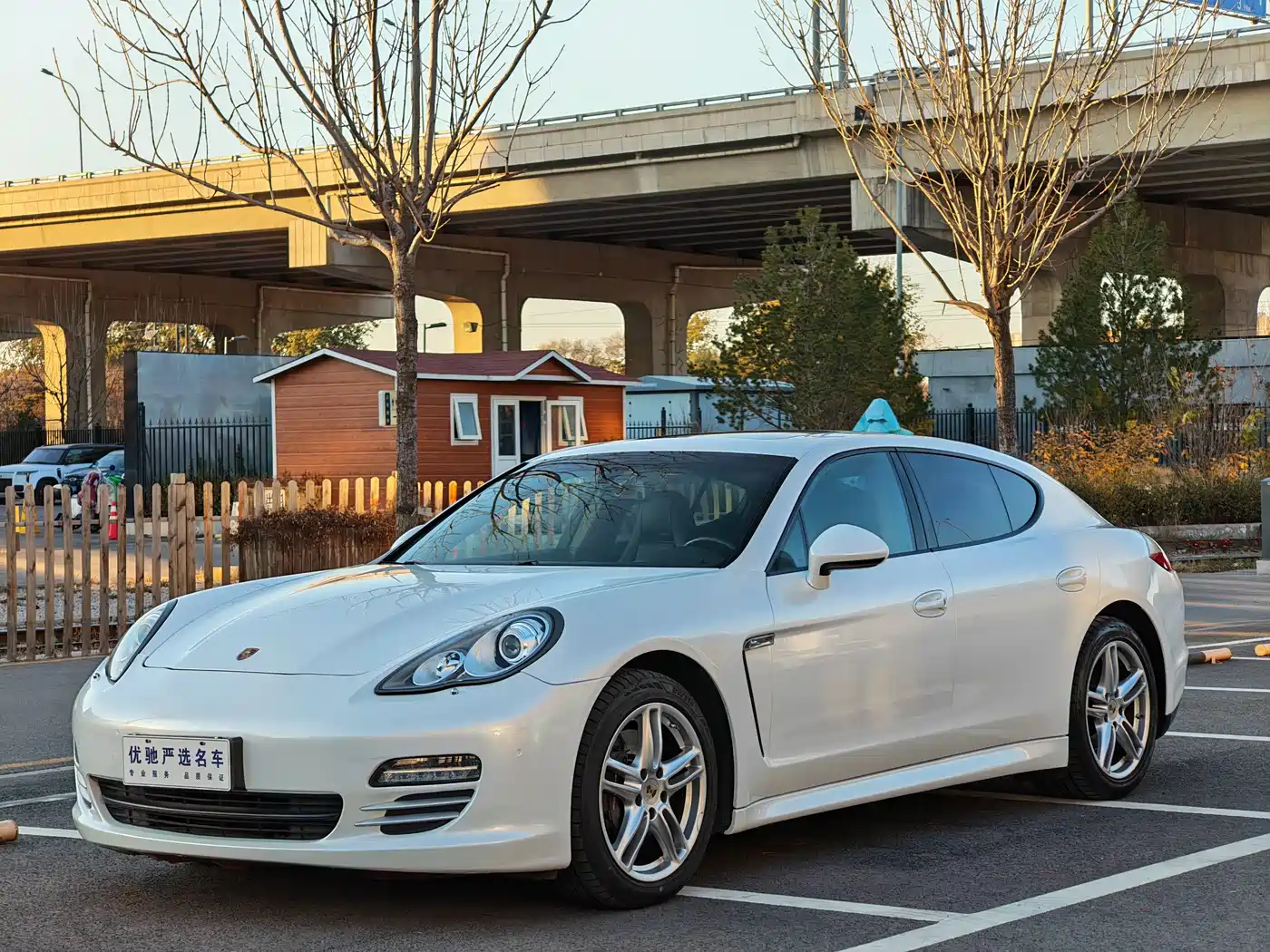 Porsche Panamera 2010 Panamera 4 3.6L