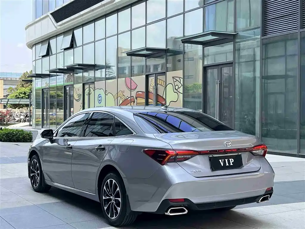 Toyota Avalon 2023 2.0L Luxury Edition фото 9