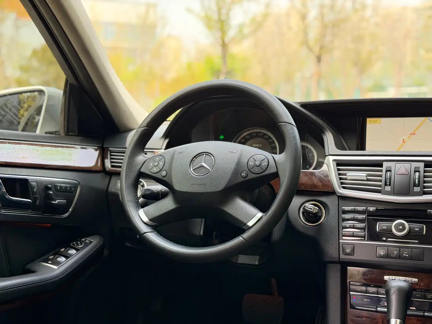 Mercedes-Benz E-Class 2011 E 260 L CGI Fashion фото 18