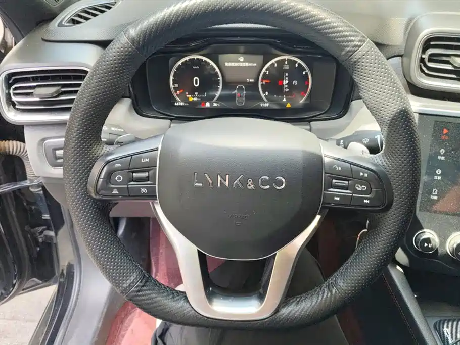 Lynk & Co 03 2019 2.0TD Auto Power Version фото 15