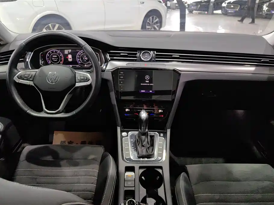 Volkswagen Magotan 2021 330TSI DSG 30th Anniversary Edition фото 12