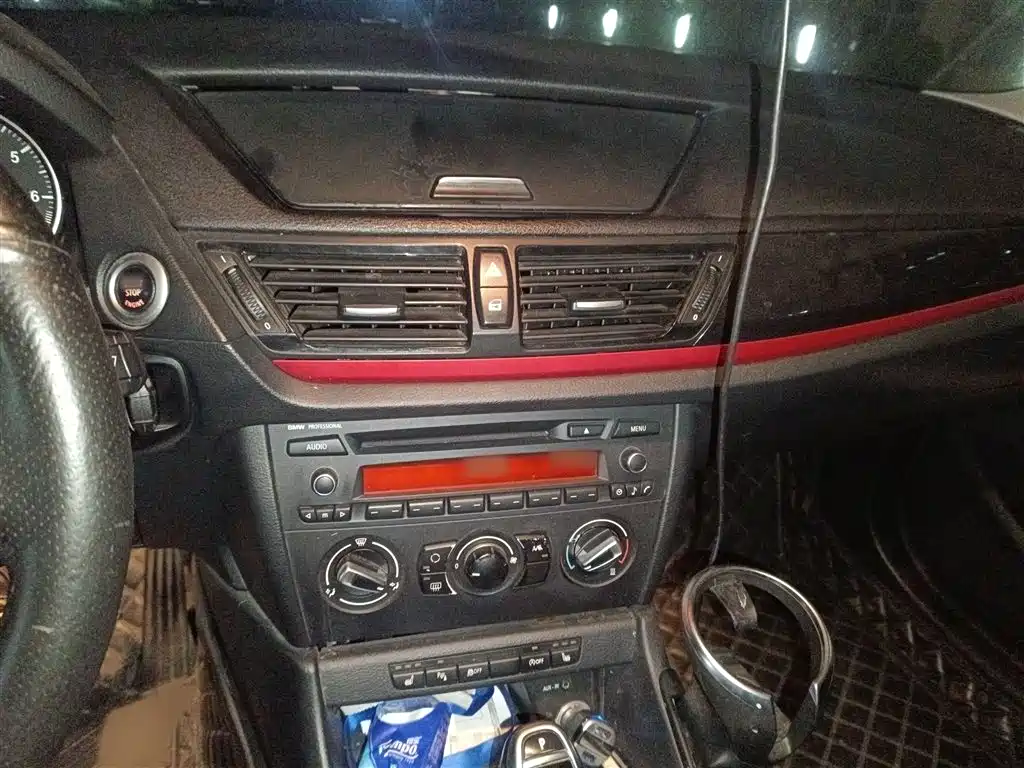 BMW X1 2015 Model sDrive18i Fashion Advanced Edition фото 6