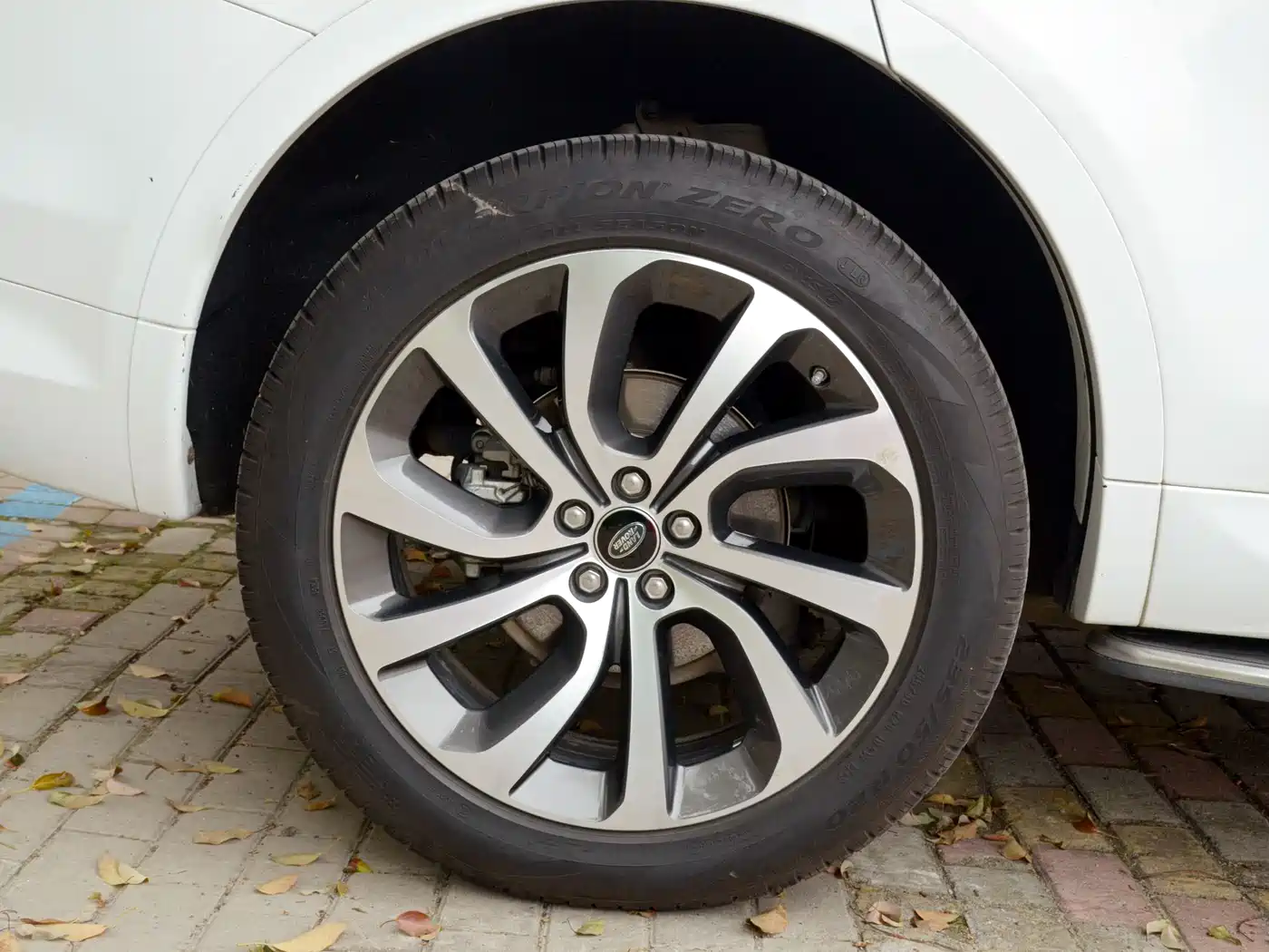 LAND ROVER DISCOVER SPORTS