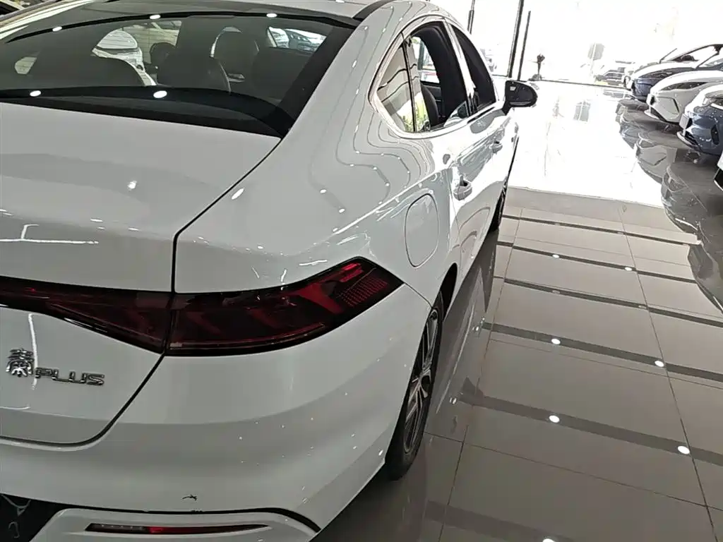 BYD Qin PLUS 2023 EV 510KM Travel Edition фото 24
