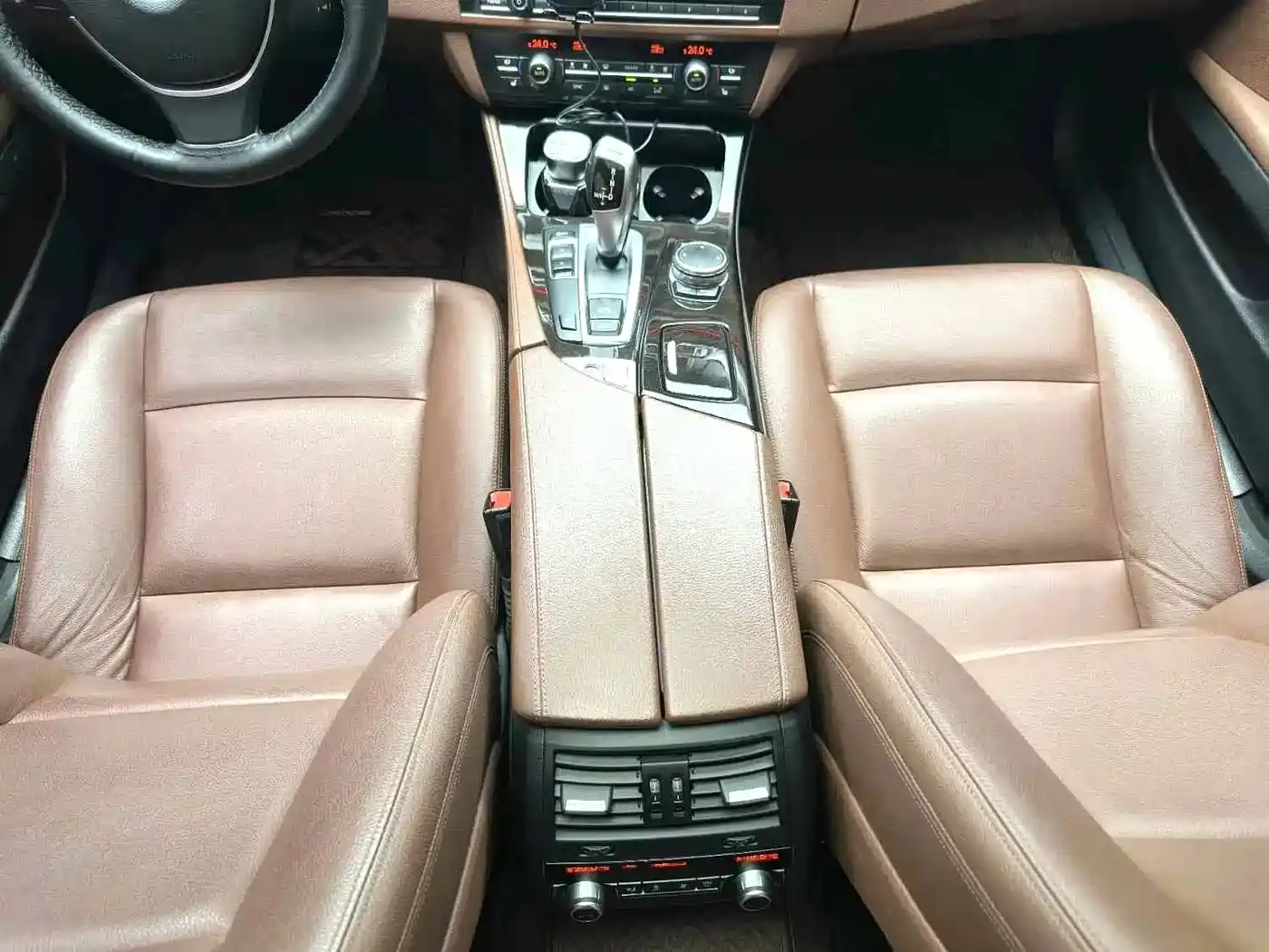Фото 17 - BMW 5 Series