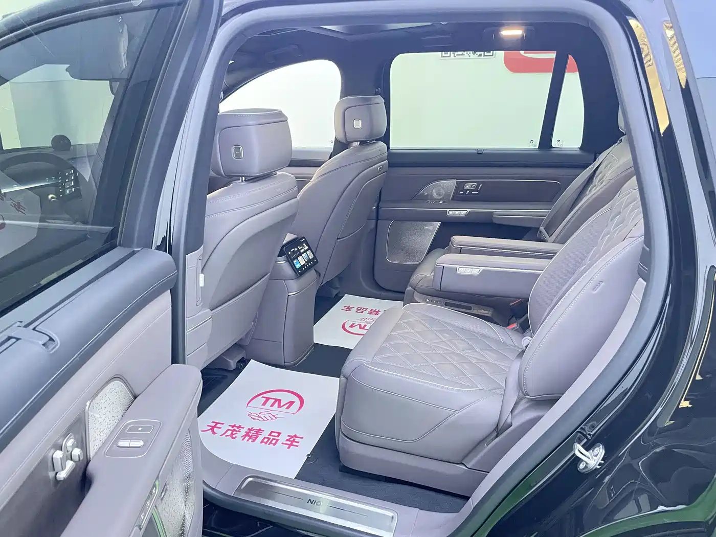 NIO ES8 2025 2025 Model 6-Seat Executive Luxury Edition