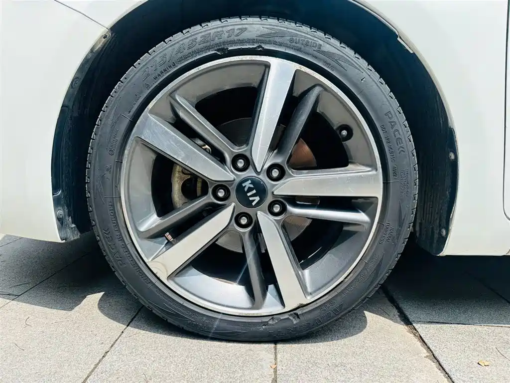 Kia K3 2017 1.6L Automatic 15th Anniversary Special GLS фото 5