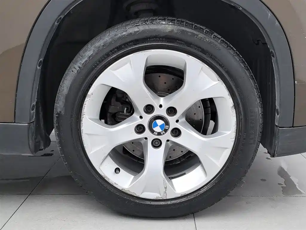 BMW X1 (Import) 2010 sDrive18i Luxury Model фото 17