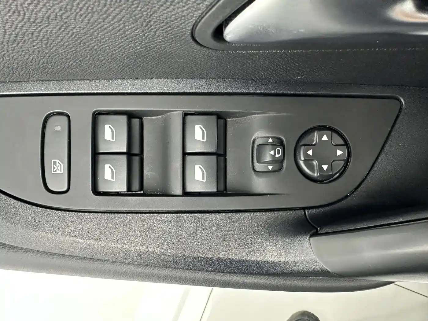 Peugeot 2008 2023 2022 230THP THE ONE