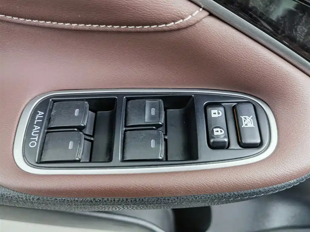 Toyota Crown 2018 2.0T Sport Edition фото 9