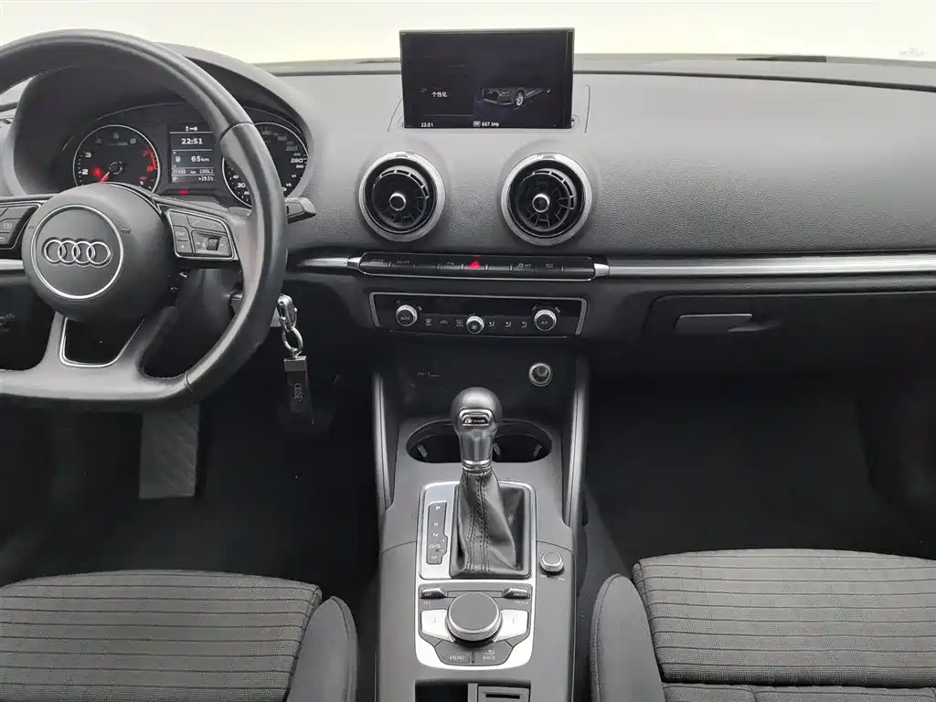 Audi A3 2018 30th Anniversary Sportback 35 TFSI Sport фото 12