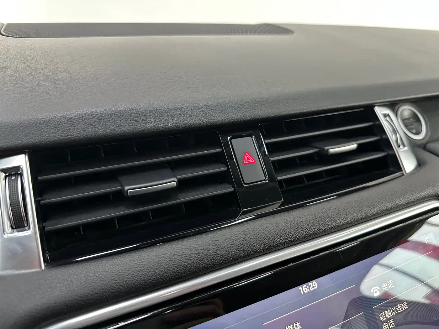 Land Rover Range Rover Sport 2020 3.0 L6 SE фото 9